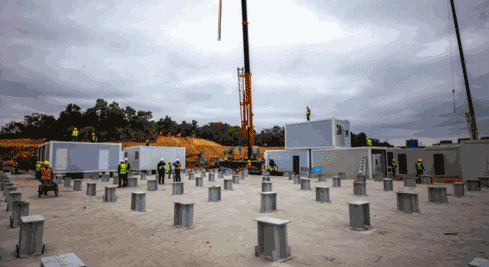 AOT-Container-hospital-assemble-on-site.gif